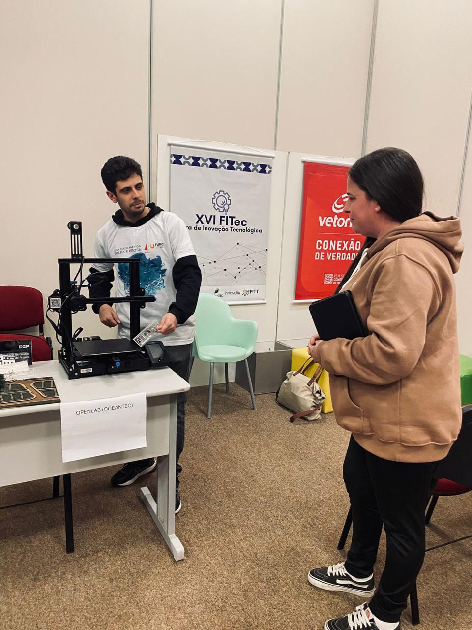 Apresentação de projeto durante a 16ª FITEC